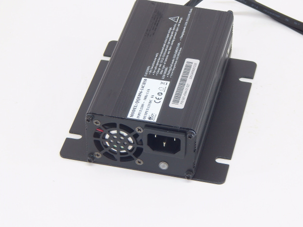Зарядное устройство для тележек EHLS1000N\1500N 12V/8A (Charger)